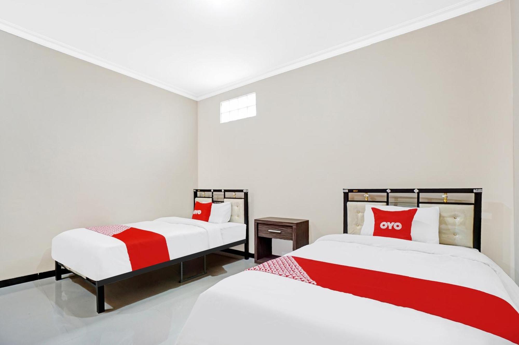 Avisha Guest House Syariah Malang Exterior foto